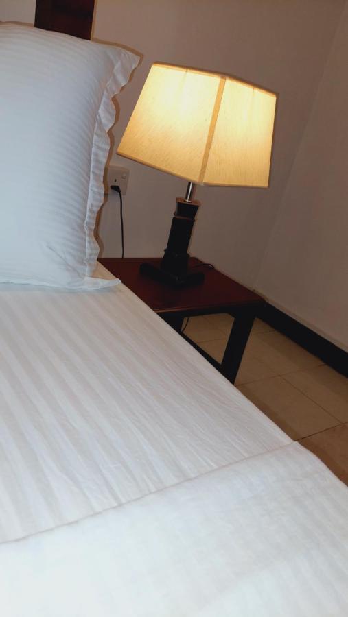Golden Villa Kandy - "Free Pickup From Kandy " מראה חיצוני תמונה