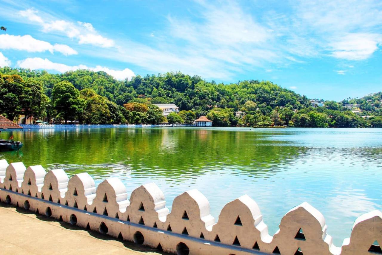 Golden Villa Kandy - "Free Pickup From Kandy " מראה חיצוני תמונה