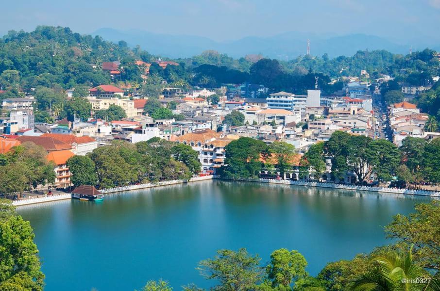 Golden Villa Kandy - "Free Pickup From Kandy " מראה חיצוני תמונה